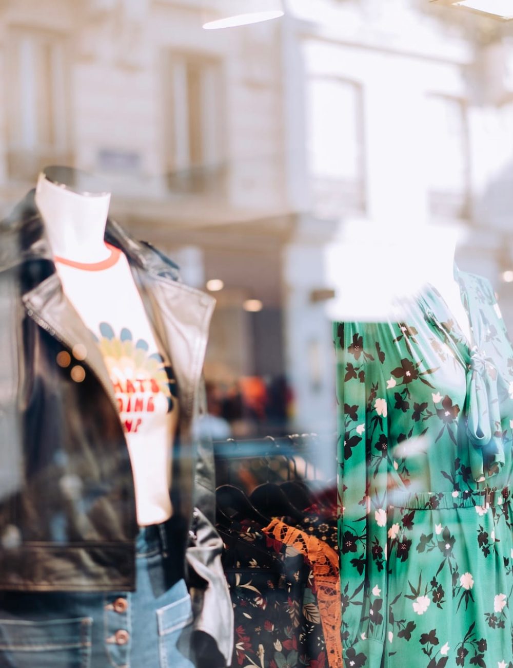 retail-shopping-in-paris-2024-10-15-09-02-27-utc